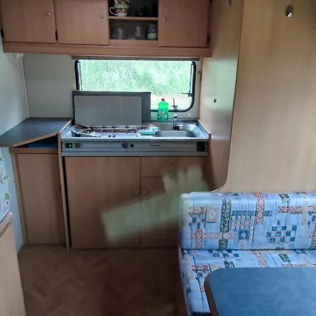 Belle Caravane Au Calme