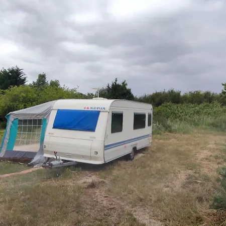 Belle Caravane Au Calme